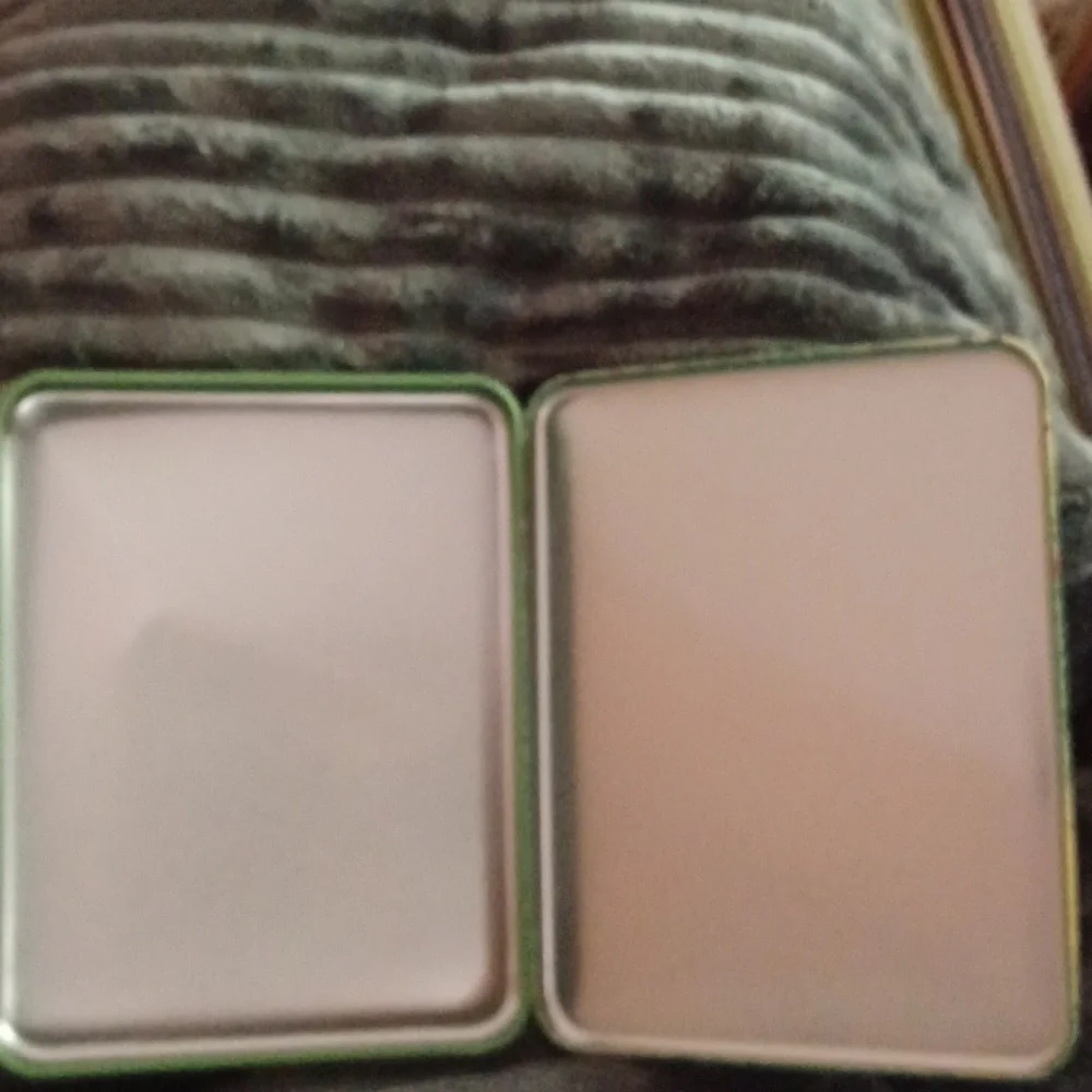 Metal box from Japan with geisha